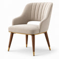 Chaise en bois avec tissu beige et détails dorés